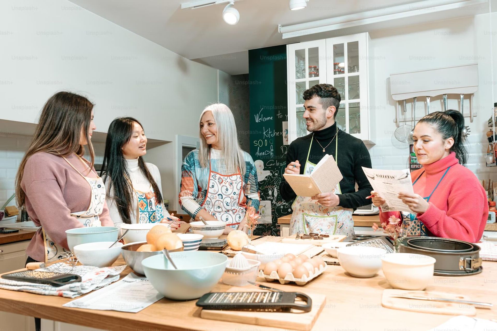 675c41e94c72e0c40d680c84_Cooking party